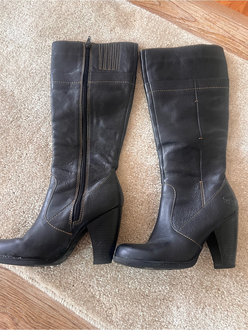 Women's Black Leather Mid-Calf Heeled Boots